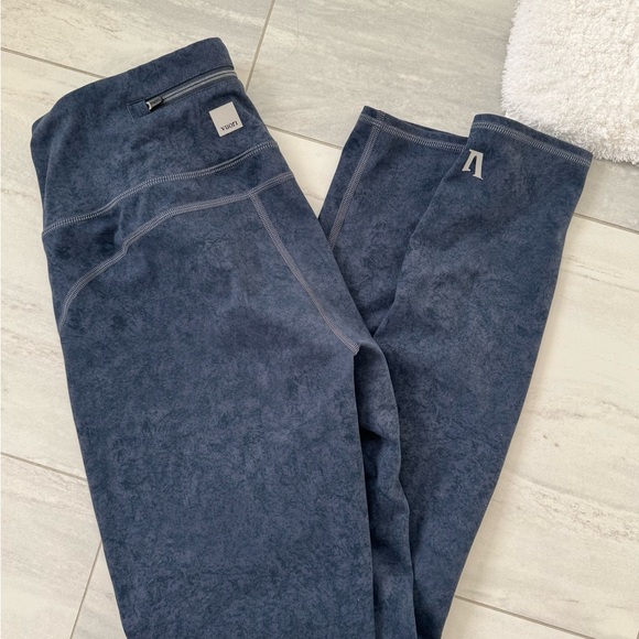 Vuori Pants - Vuori Pace High Rise Dark Blue Leggings